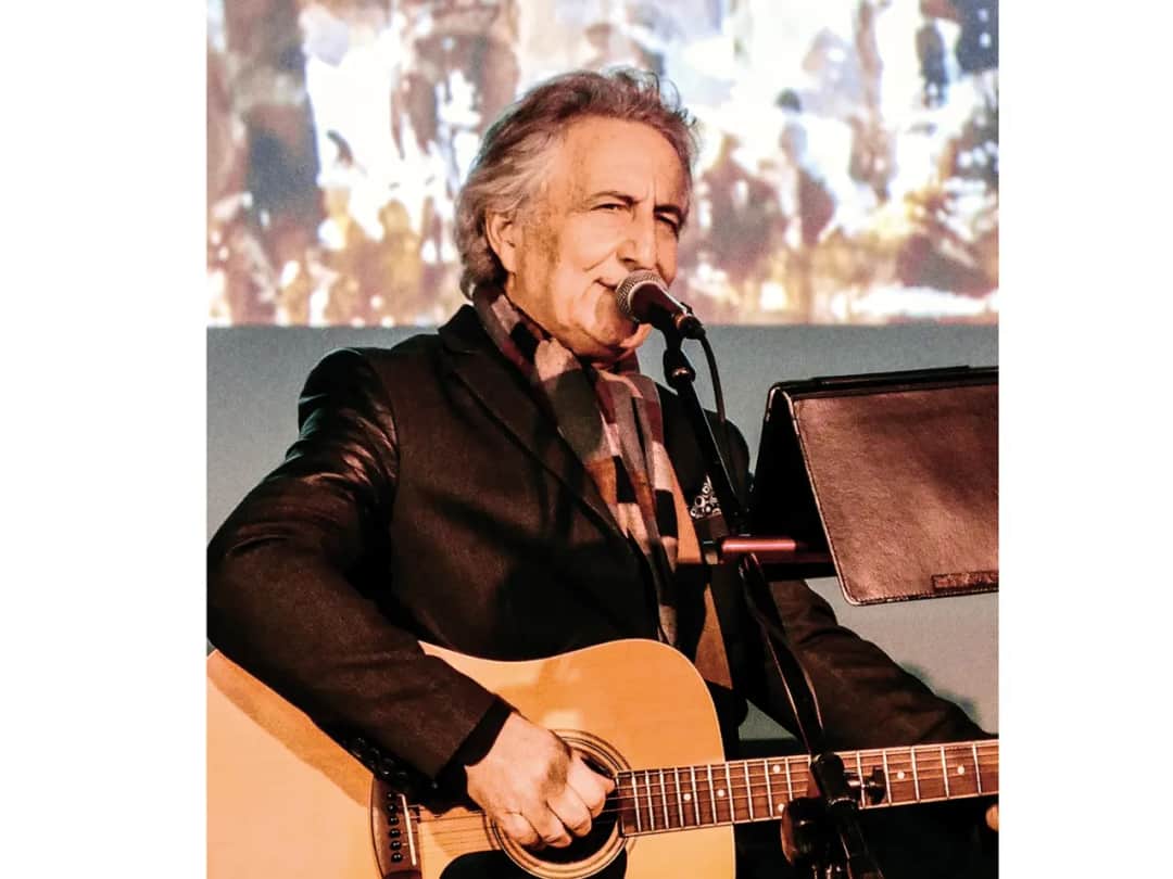 Kto śpiewa konik na biegunach? Poznaj Michała Hochmana i historię utworu