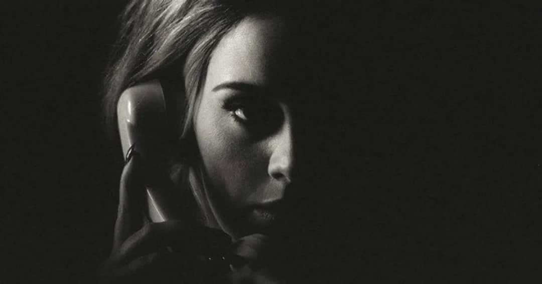 Kto śpiewa Hello? Odkryj, dlaczego Adele porusza serca słuchaczy